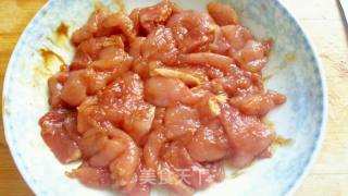 青辣椒炒肉片的做法步骤：1