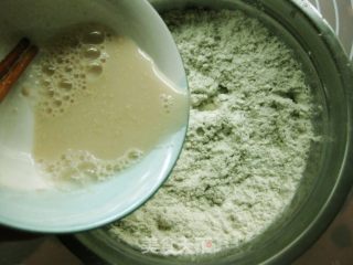 荷叶饼的做法步骤：2