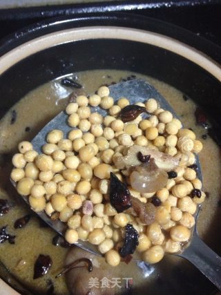香辣黄豆炖猪蹄的做法步骤：9