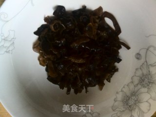 木耳肉丝的做法步骤：2