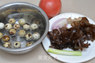 西红柿木耳烩小蛋的做法步骤：1
