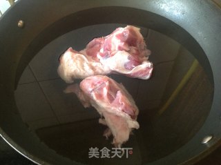 大骨汤面的做法步骤：1