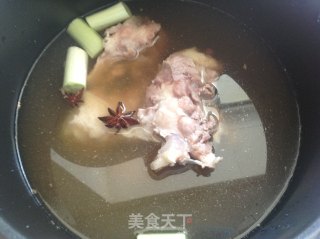 大骨汤面的做法步骤：3