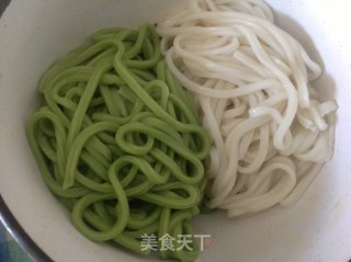 大骨汤面的做法步骤：6