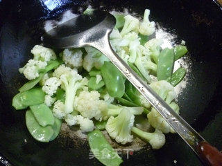 扁豆炒花菜的做法步骤：5