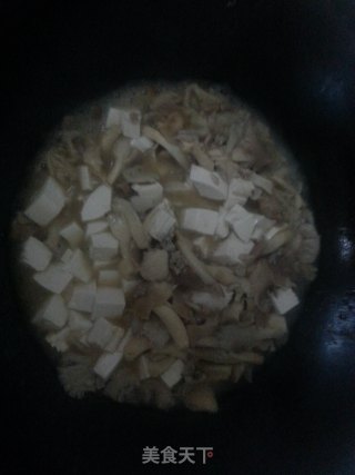 秀珍菇烩豆腐的做法步骤：3