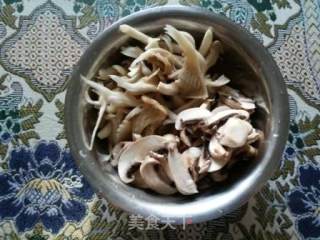 菌菇千叶豆腐的做法步骤：1
