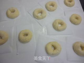 制作简单又美味甜甜圈的做法步骤：5