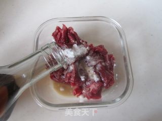 铁板牛肉的做法步骤：2