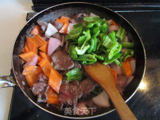 铁板牛肉的做法步骤：8