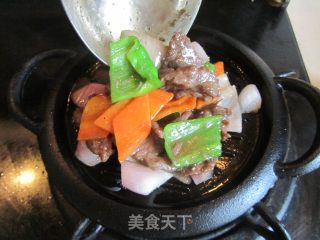 铁板牛肉的做法步骤：11