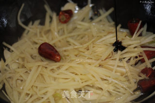 养胃健脾美容养颜降脂降压的大众美食—醋溜土豆丝的做法步骤：9
