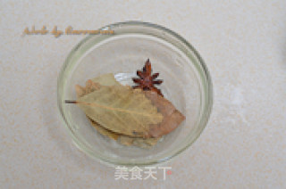 西红柿炖牛肉的做法步骤：2
