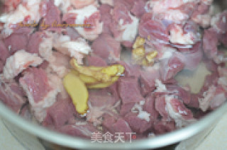 西红柿炖牛肉的做法步骤：3