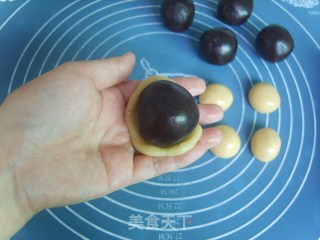 广式红豆沙月饼的做法步骤：8