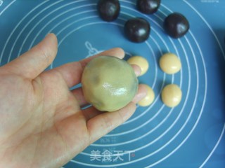 广式红豆沙月饼的做法步骤：10