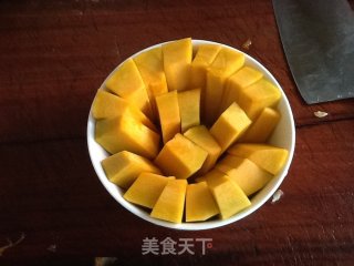 冰糖百合蒸南瓜的做法步骤：2