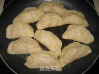 猪肉洋葱煎饺的做法步骤：15