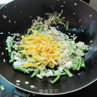 豆角蛋丝炒饭的做法步骤：5