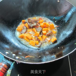 老南瓜丁炒腊肉的做法步骤：5