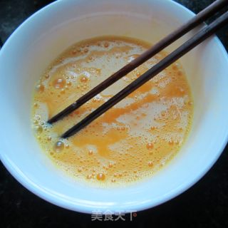 酸豆角煎蛋的做法步骤：3