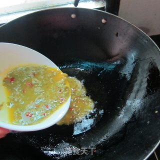 酸豆角煎蛋的做法步骤：6