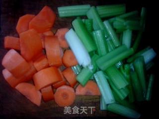 蔬菜咖喱鸡饭的做法步骤：2