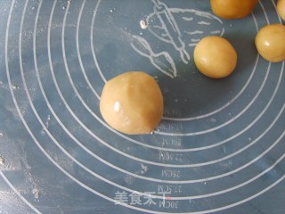 芝士奶油白豆沙月饼的做法步骤：9