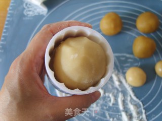 芝士奶油白豆沙月饼的做法步骤：10