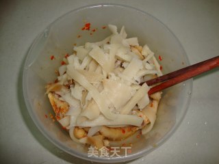 酸笋香辣凤爪的做法步骤：6