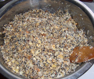 做五仁月饼过仲秋佳节的做法步骤：5