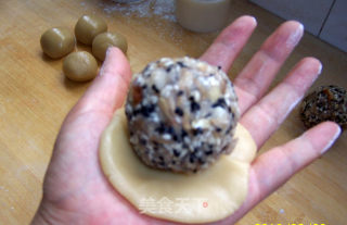 做五仁月饼过仲秋佳节的做法步骤：12