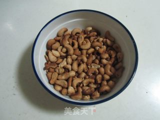 焦香腰果酥的做法步骤：2