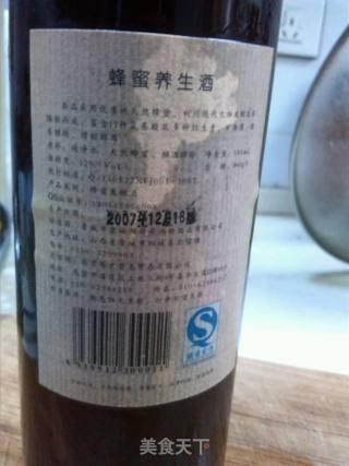蜂蜜酒焖鸡翅的做法步骤：1