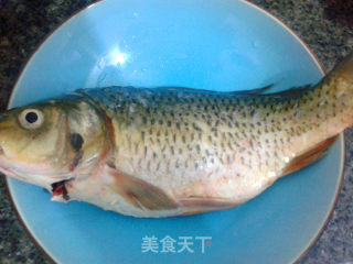 糖醋鲤鱼的做法步骤：1