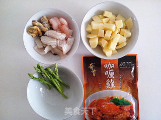 萌猫咖喱海鲜饭的做法步骤：2