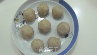 莲蓉月饼的做法步骤：2