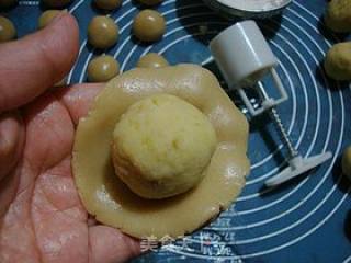 月圆中秋----------【广式草莓豆沙月饼】的做法步骤：9