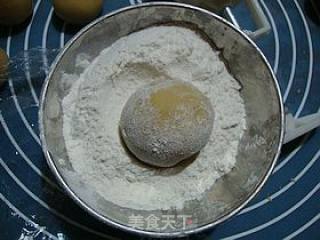 月圆中秋----------【广式草莓豆沙月饼】的做法步骤：11