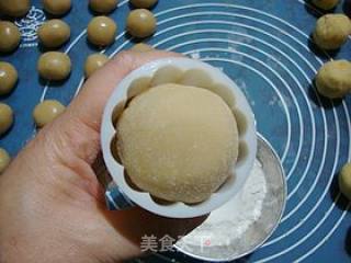 月圆中秋----------【广式草莓豆沙月饼】的做法步骤：12