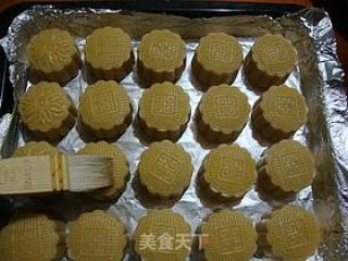 月圆中秋----------【广式草莓豆沙月饼】的做法步骤：16