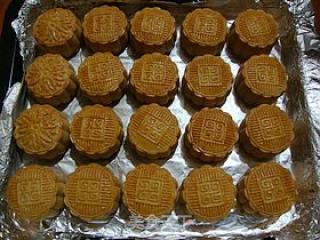 月圆中秋----------【广式草莓豆沙月饼】的做法步骤：17