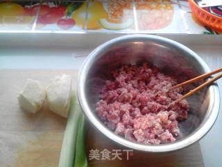 巧蒸丸子的做法步骤：1
