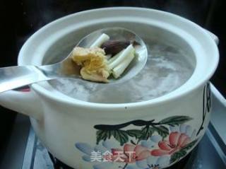 砂锅骨头汤粉丝的做法步骤：3