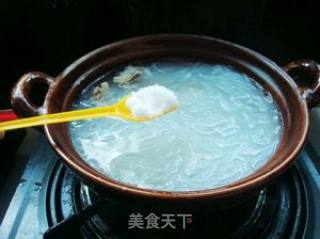 砂锅骨头汤粉丝的做法步骤：7