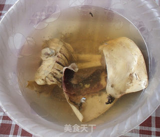 墨鱼鸡子汤的做法步骤：4
