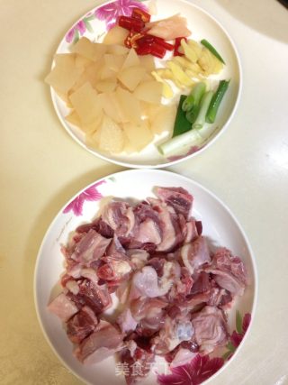 酸萝卜老鸭汤的做法步骤：2