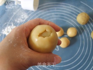 板栗绿豆蓉月饼的做法步骤：9
