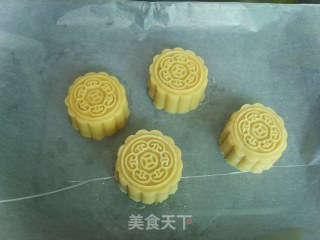 板栗绿豆蓉月饼的做法步骤：14