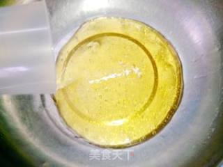 豆沙莲蓉月饼的做法步骤：1